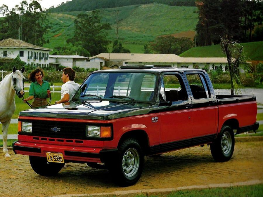  Chevrolet D-20 Crew Cab 1987 года  (фото 1 из 1)
